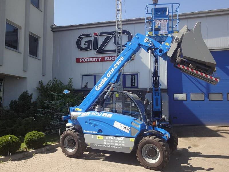 UDT – Ładowarki teleskopowe - tło